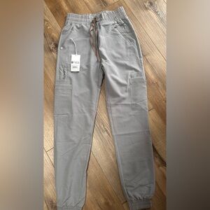 NWT Figs Charlotte 21 Pocket Slim Scrub Pants Gray Size XXS